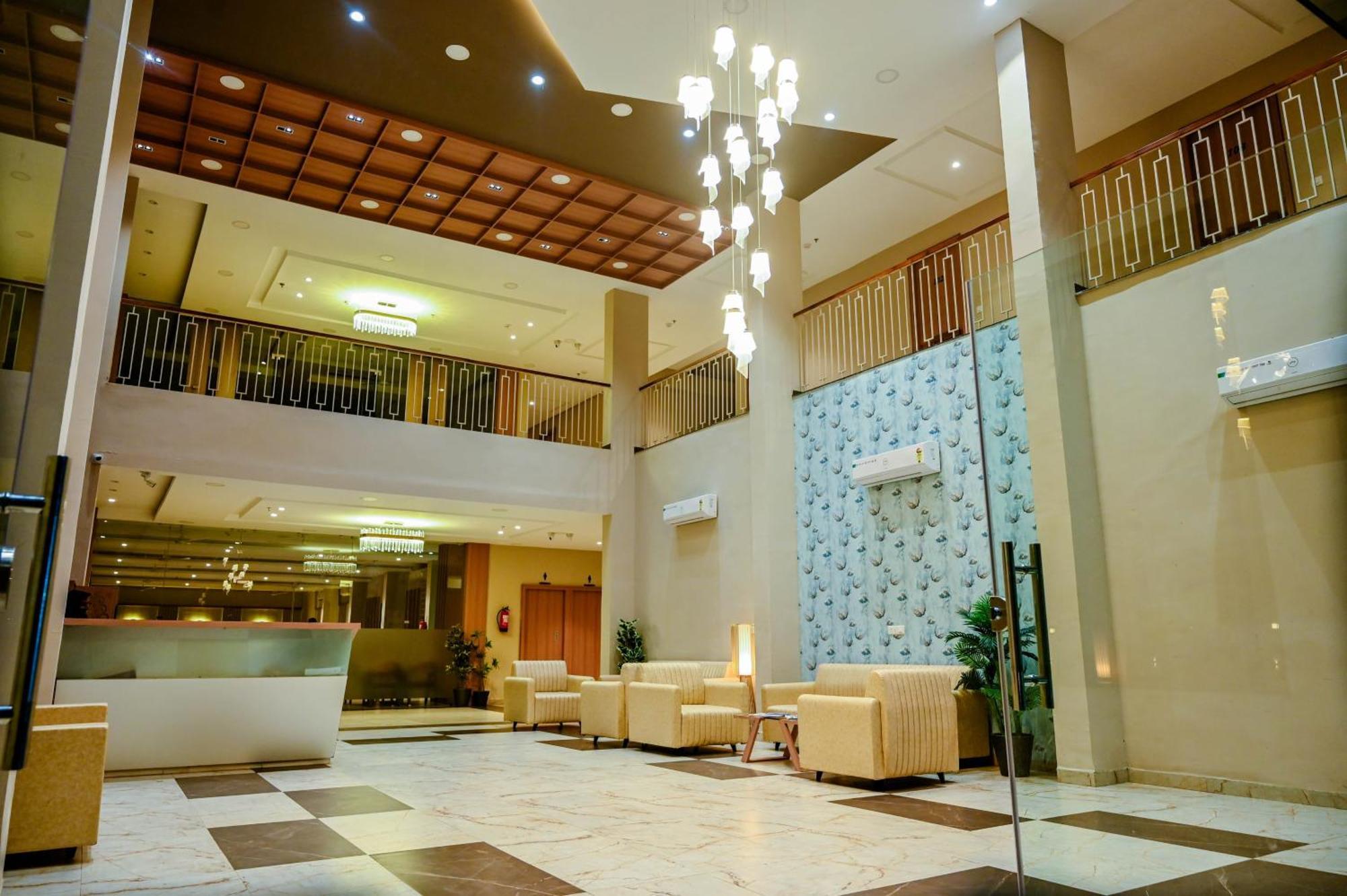 Hotel Maa Bhagwati Palace Khandwa Exterior photo