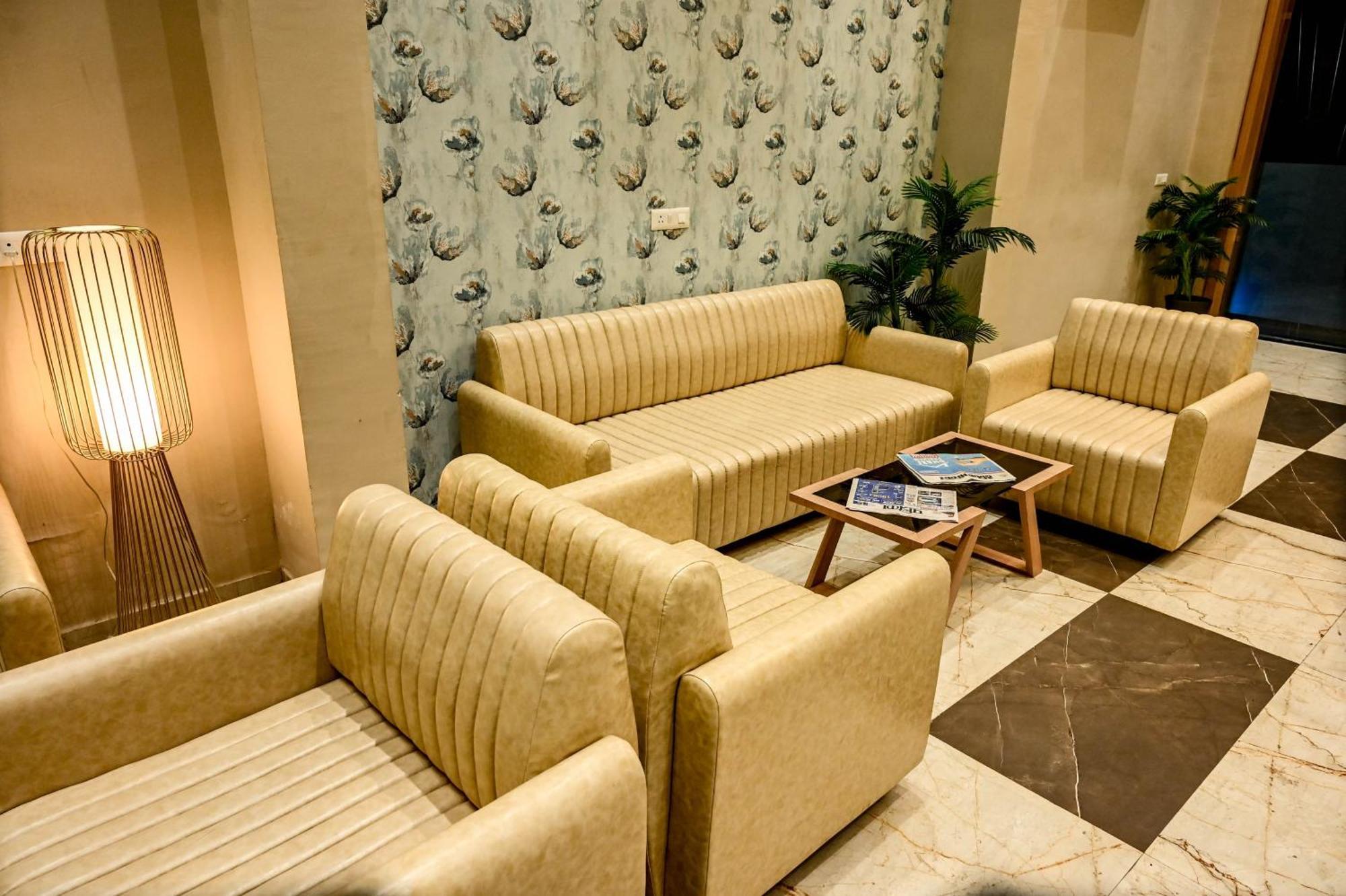Hotel Maa Bhagwati Palace Khandwa Exterior photo