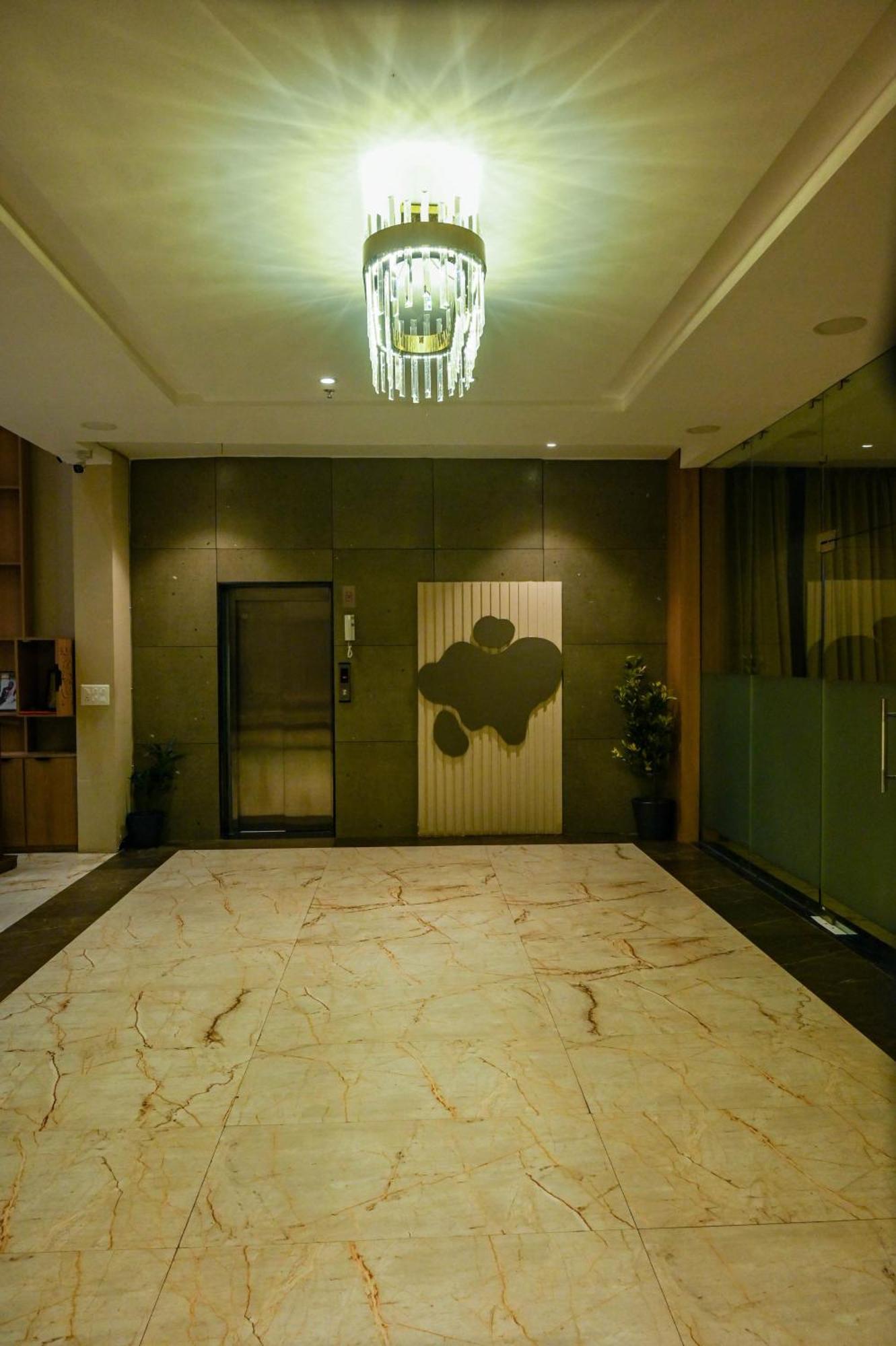 Hotel Maa Bhagwati Palace Khandwa Exterior photo